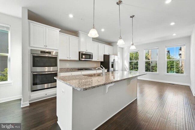 Building Photo - 22310 Seabring Terrace