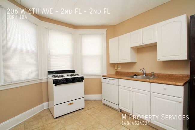 Building Photo - Charming One-Bedroom Apartment in a Prime ...