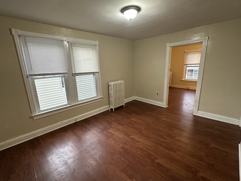 Bed 1 - 143 N Potomac St