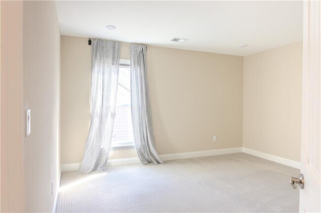 Building Photo - 8040 Scenic Ridge Wy