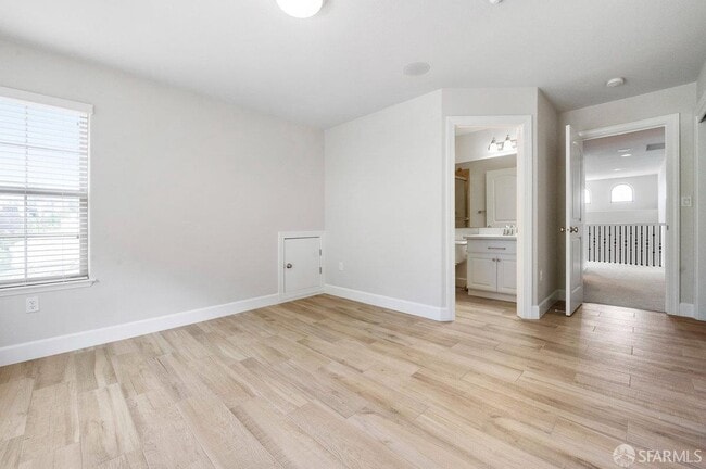 Building Photo - 72 Golden Aster Ct