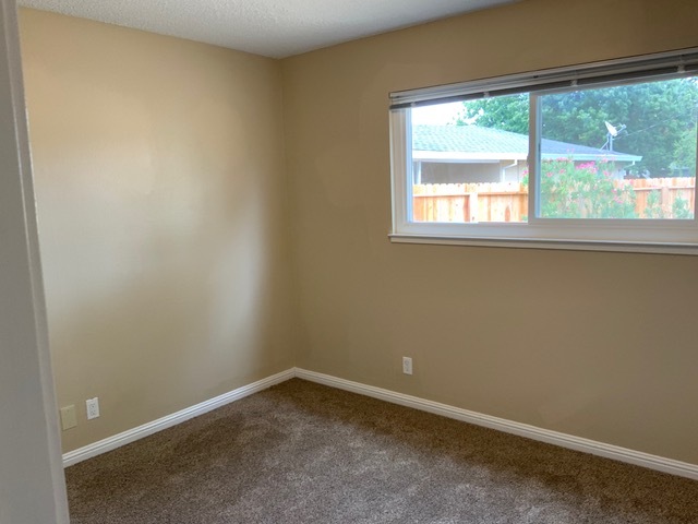 Building Photo - 1322 Topaz Way