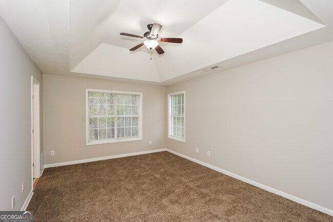 Building Photo - 2175 Lake Royale Dr