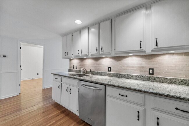 Building Photo - 456 9th St