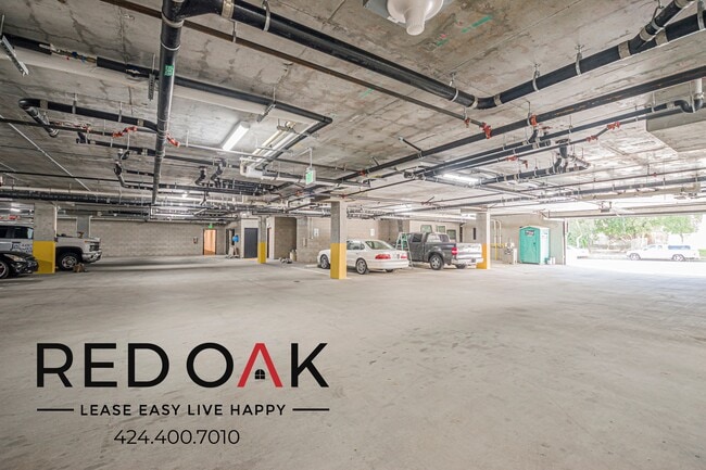 Building Photo - 856 S Gramercy Dr