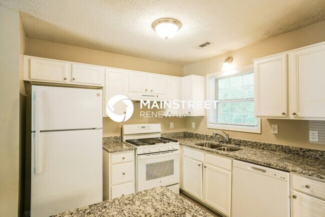 Building Photo - 3 Bedroom Pet-Friendly Home in UNION CITY, GA with Main Street Renewal