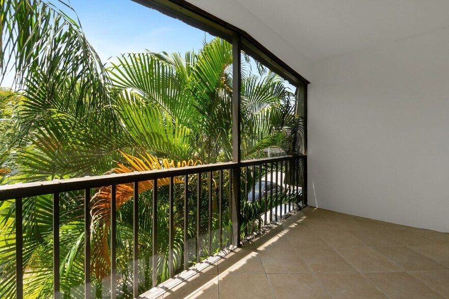 Building Photo - 3111 Oakland Shores Dr