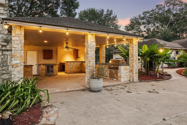 Building Photo - 16218 Barklea Rd