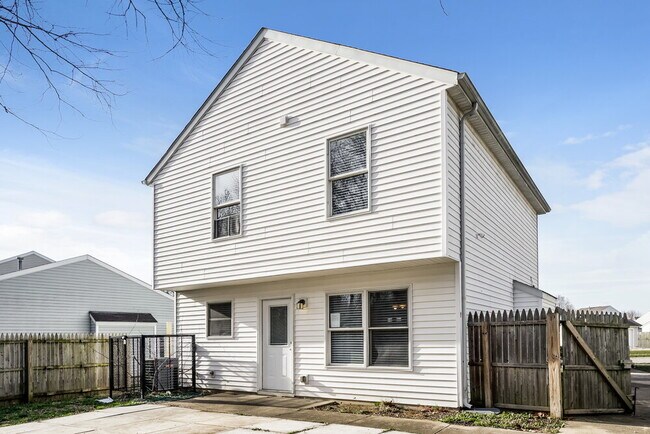 Building Photo - 6311 Hackel Dr