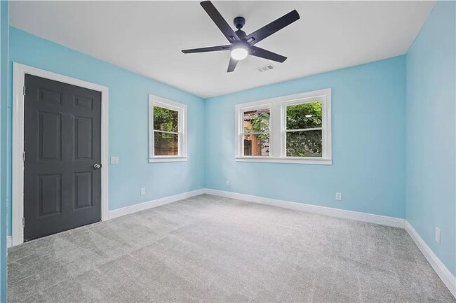 Building Photo - Move In by 5/1 & Save $500 OFF MAY Rent — Fully Renovated Gem!!!