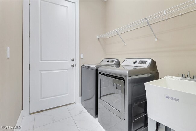 Building Photo - 2793 72nd Ave NE