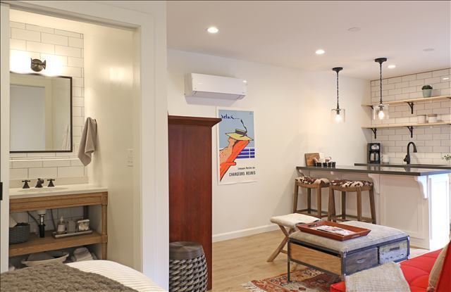 Building Photo - Coming Soon! La Canada Flintridge Contempo...
