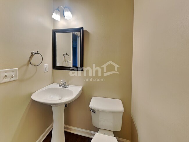 Building Photo - 2551 Fieldview Way