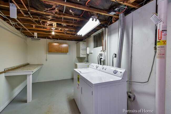Building Photo - 311 Longview Dr