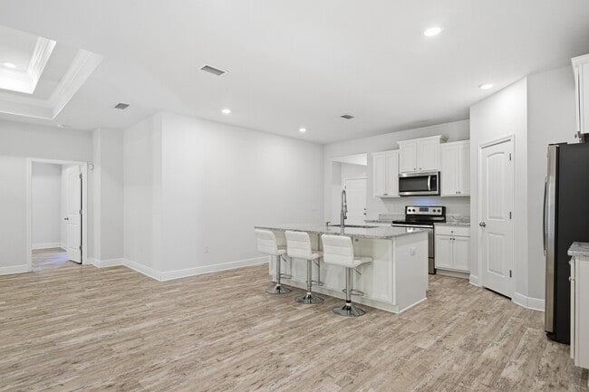 Building Photo - 191 Southern Pnes Rd