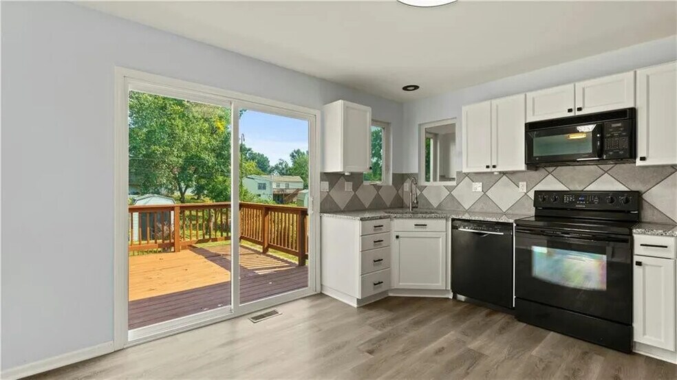 Building Photo - 16400 E 17th St S