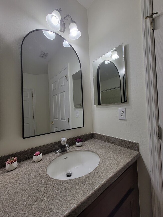 Building Photo - Lake Nona Condo with Conservation View in Gated Golf Community