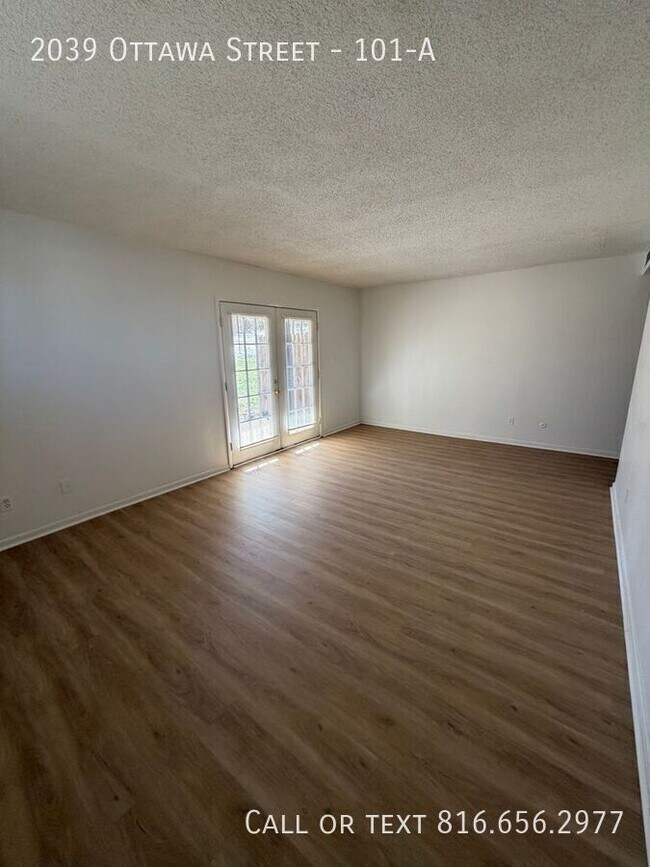 Building Photo - 2039 Ottawa St