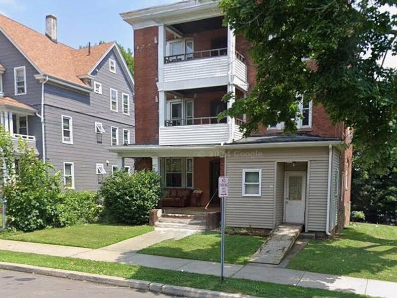 Primary Photo - 415 Stanley St