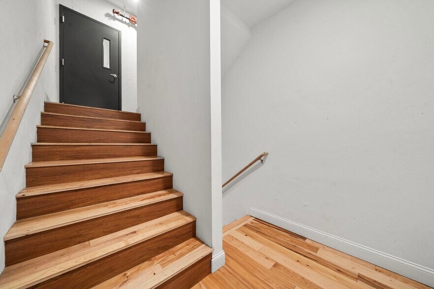 Building Photo - 39 Lexington St