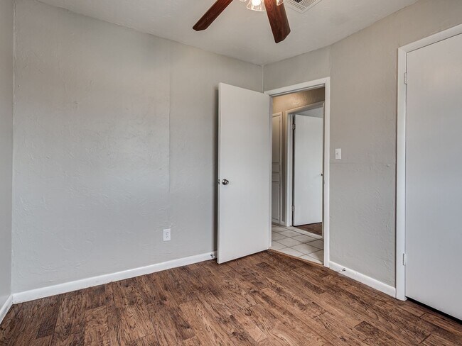 Building Photo - Charming Home in OKC + 4 bedrooms