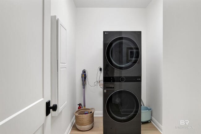 Building Photo - 460 Equality Ave