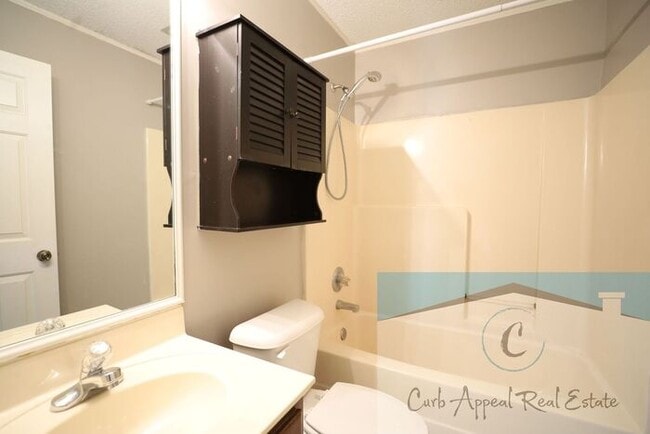 Building Photo - Move in special $800!! Beautiful 3 bed 2 bath home - Nettleton