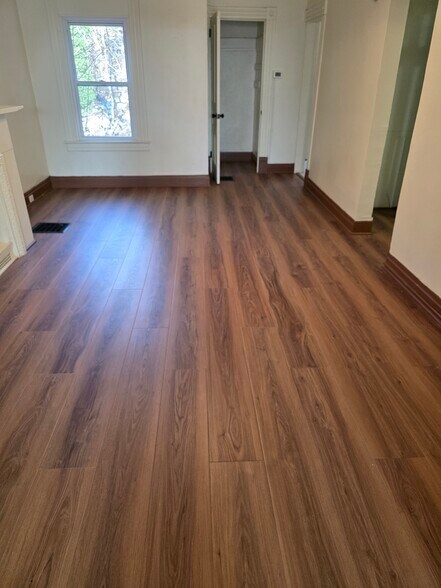 Building Photo - 727 Hill Ave