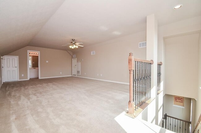 Building Photo - 3042 Royal Oaks Crest