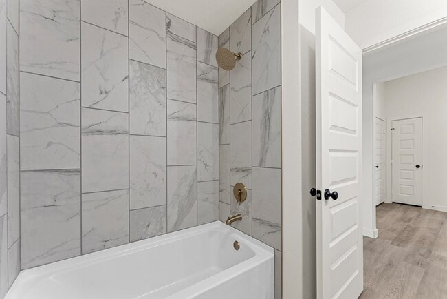 Building Photo - 2033 Gulf Pr Ln