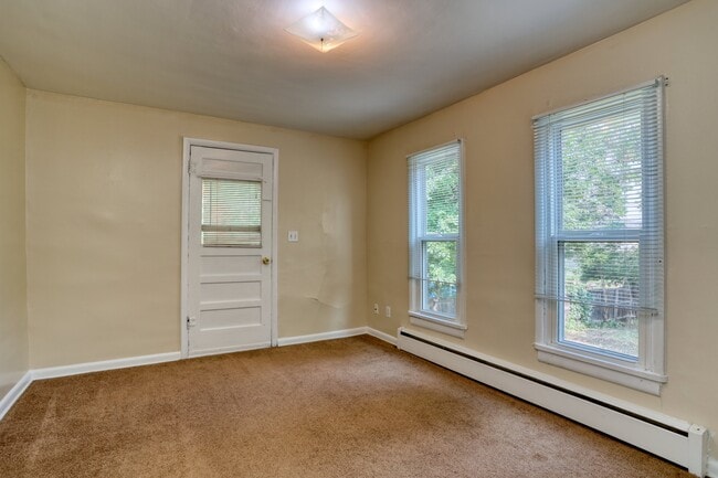 Building Photo - 911 4th St