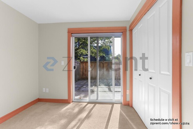 Building Photo - 6520 34th Ave SW