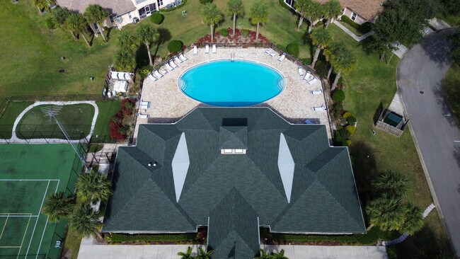 Building Photo - 1864 S Dovetail Dr