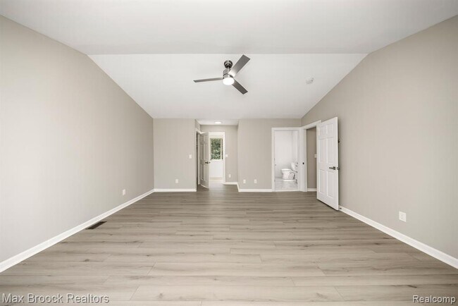Building Photo - 6096 Darramoor Rd