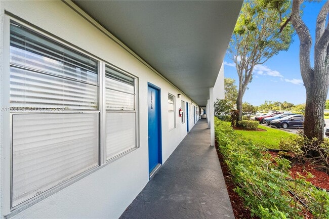 Building Photo - 301 SW 135th Ave