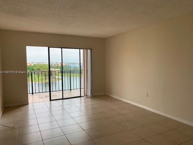 Building Photo - 9688 Fontainebleau Blvd