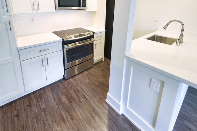 Ladera 1 Bed, 1 Bath Kitchen - Ladera Apartments