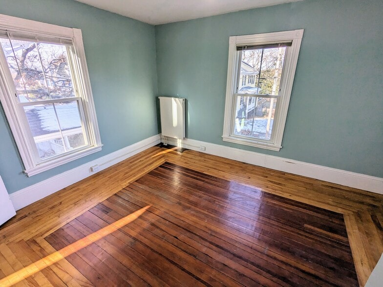 Bedroom 1 - 56 Rackleff St