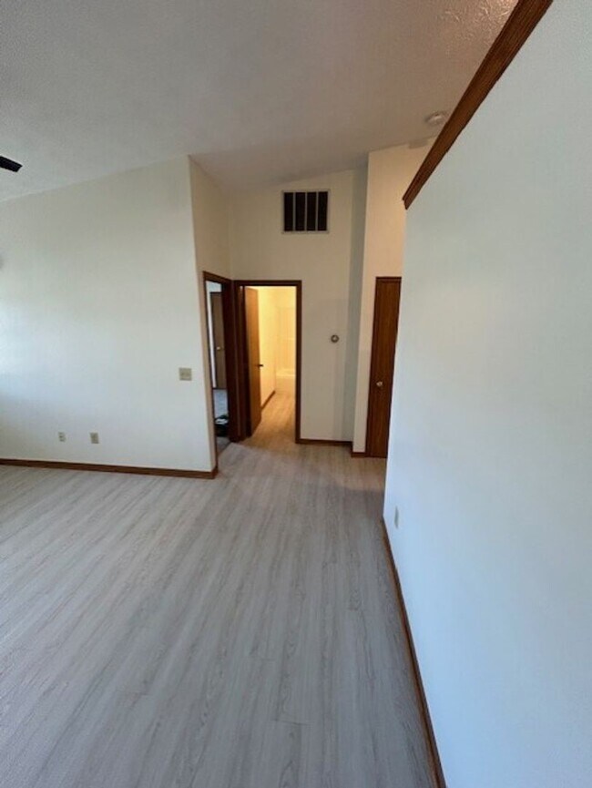 Building Photo - Updated Ranch with 2 Bedrooms, 1 Bath, and 1-Car Attached Garage in Troy, Ohio - Your Perfect Hom...