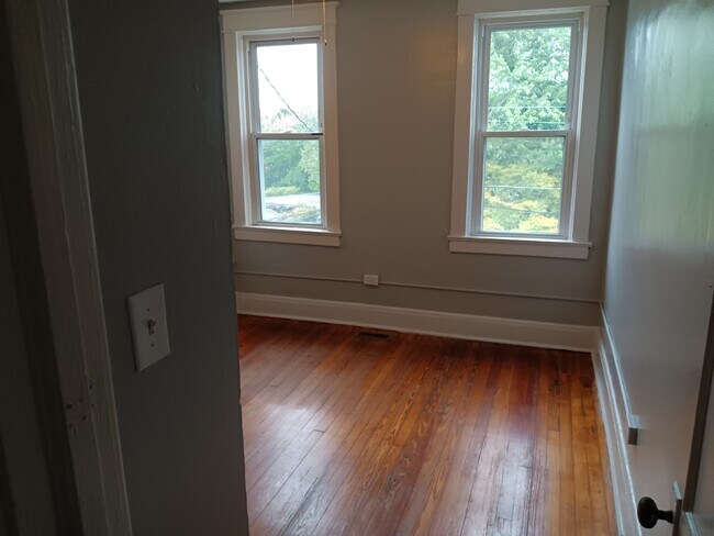 Building Photo - 2315 N Rosedale St