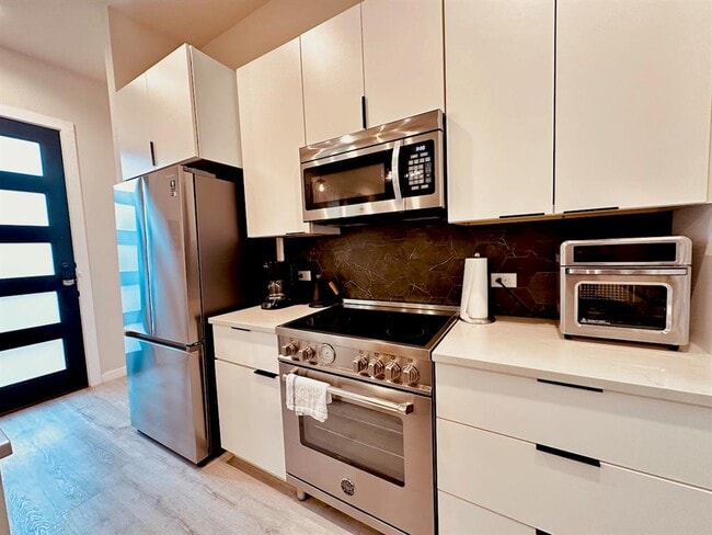 Building Photo - 4706 Sylvandale Dr