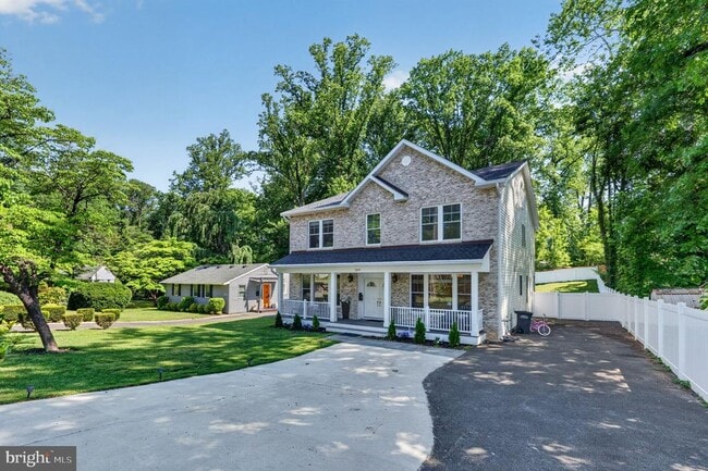 Building Photo - 3925 Ashwood Pl