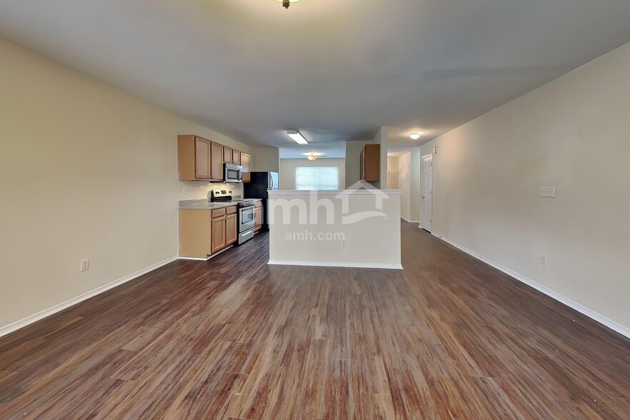 Building Photo - 3906 SE Jack Pine Ct
