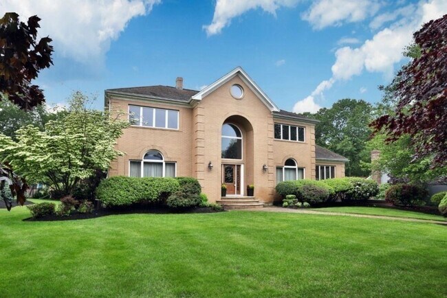 Building Photo - 188 Sanborn Ln