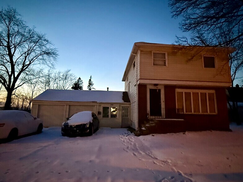 Primary Photo - 24 Sumner Pl