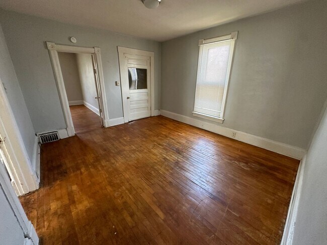 Building Photo - 227 Orange St