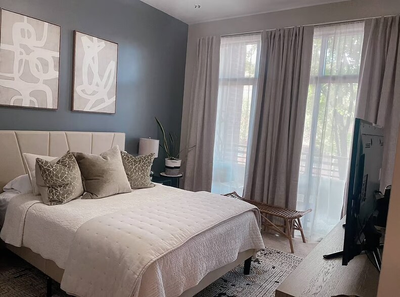 Bedroom - 810 W 4th St