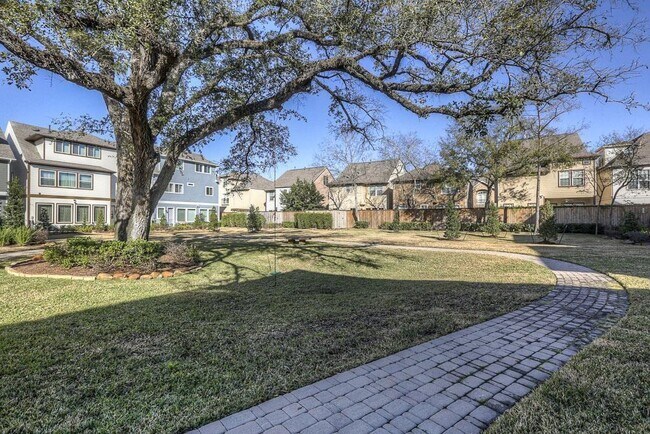 Building Photo - 11117 Sherwood Oak Ln