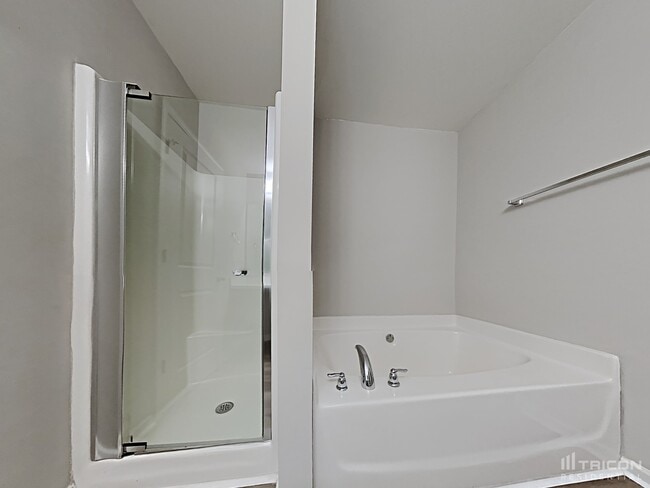 Building Photo - 701 Nonsuch Ct