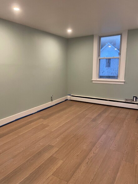 Building Photo - 16 Garrison St